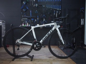 GIANT TCR ADVANCED 2 DISC PRO COMPACT WHITE 2021 M