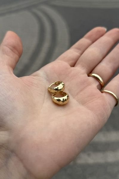 VIP Ezme Detaylı Bombeli Halka Küpe 14K