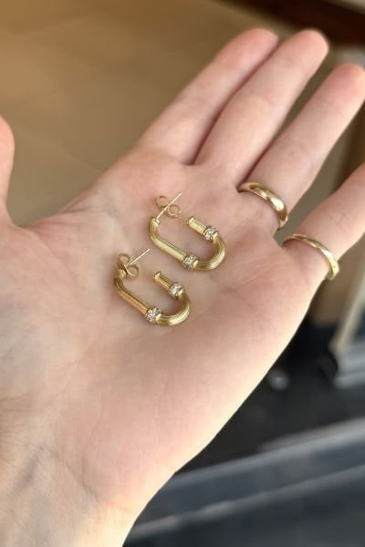 VIP Gömme Taş Kemerli Yarım Halka Oval Küpe 14K
