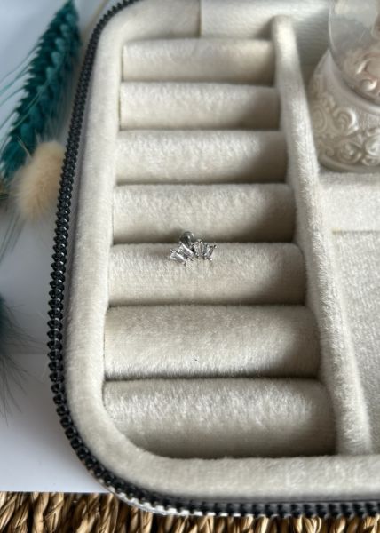 Çelik Sıra Dikdörtgen Taşlı Yay Tragus Piercing 8 mm Gümüş Renk