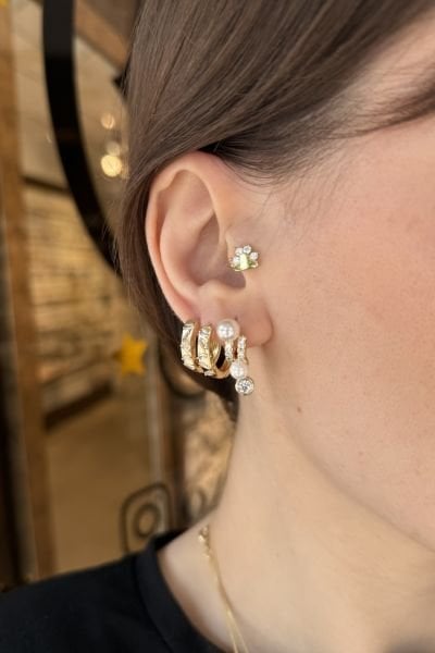 VIP Önü Asimetrik Zirkon Taş İşlemeli Oval Halka Küpe 14K
