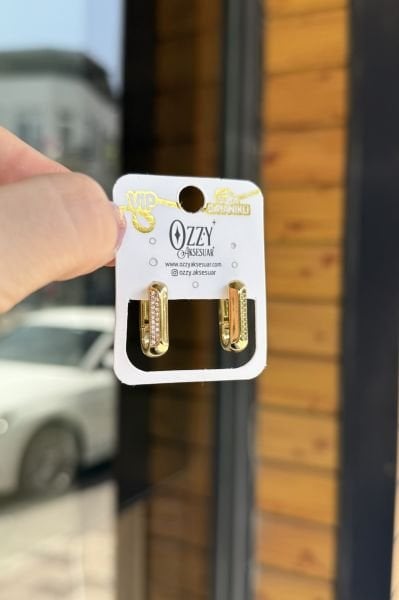 VIP Tek Yanı Gömme Taşlı Piramit Oval Halka Küpe 14K
