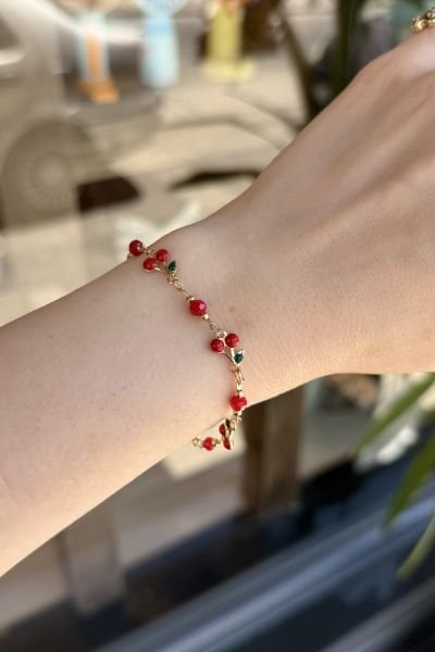 Kristal Boncuk Detaylı Sıra Kiraz Bileklik