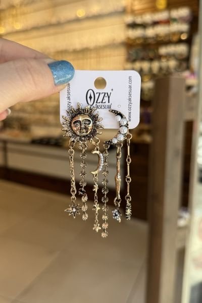 Marka Model Güneş Hilal Sallantılı Küpe