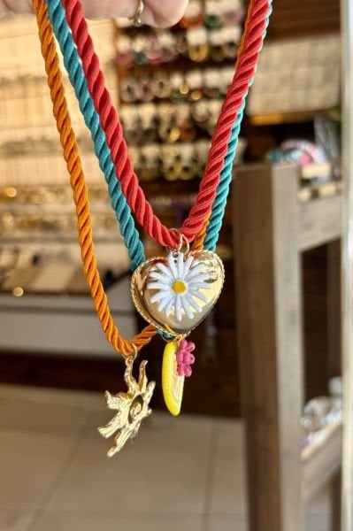 Marka Model Charm Detay 3’lü Örgü İp Kolye
