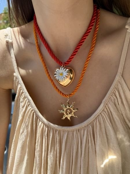 Marka Model Charm Detay 3’lü Örgü İp Kolye