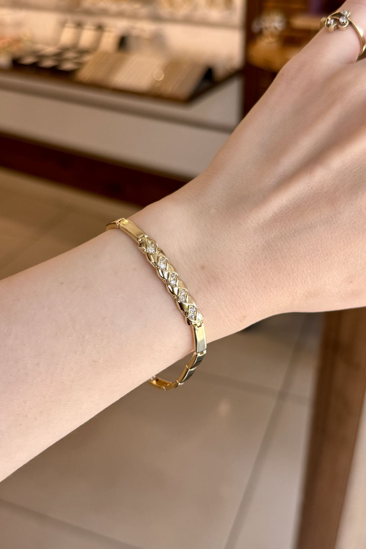 VIP Ortası Taşlı Örgü Model Bileklik 18 cm 14K