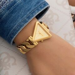 GUESS GUGW0859L2 ALTIN KAPLAMA ÜÇGEN KADIN KOL SAATİ