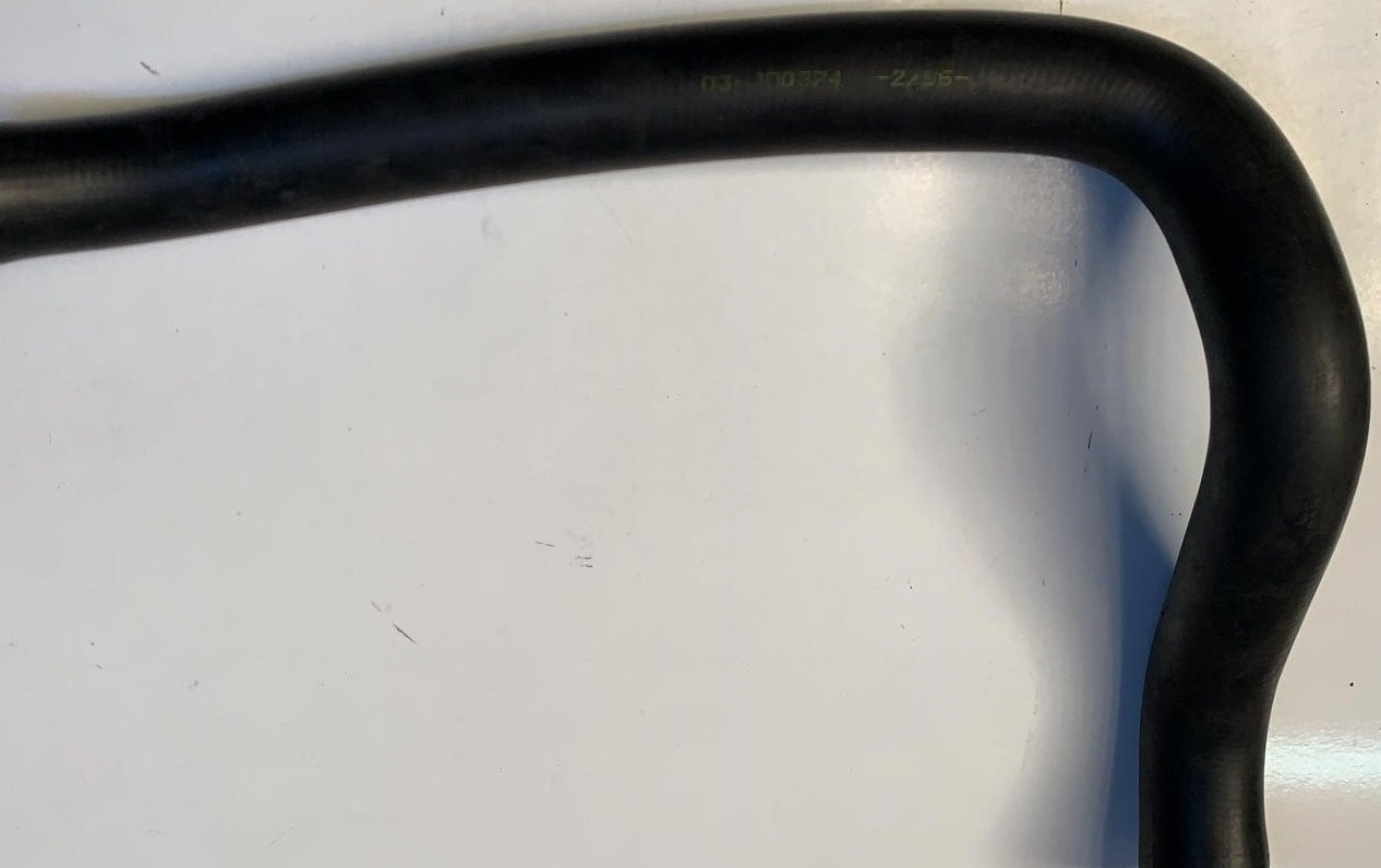 Volkswagen Touareg Radyatör Alt Hortumu