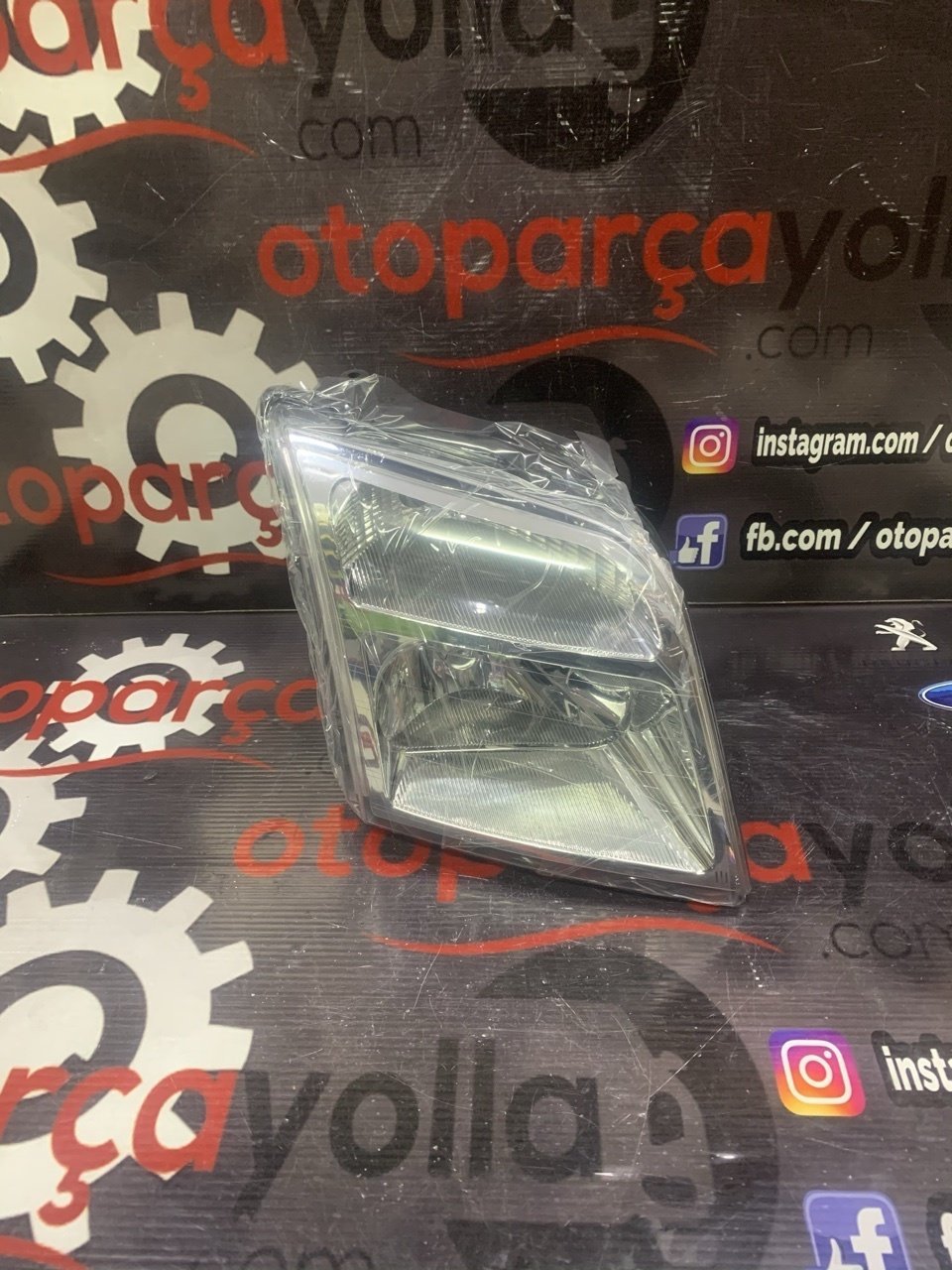 Ford Connect Ön Sağ Far Motorlu  Ayfar