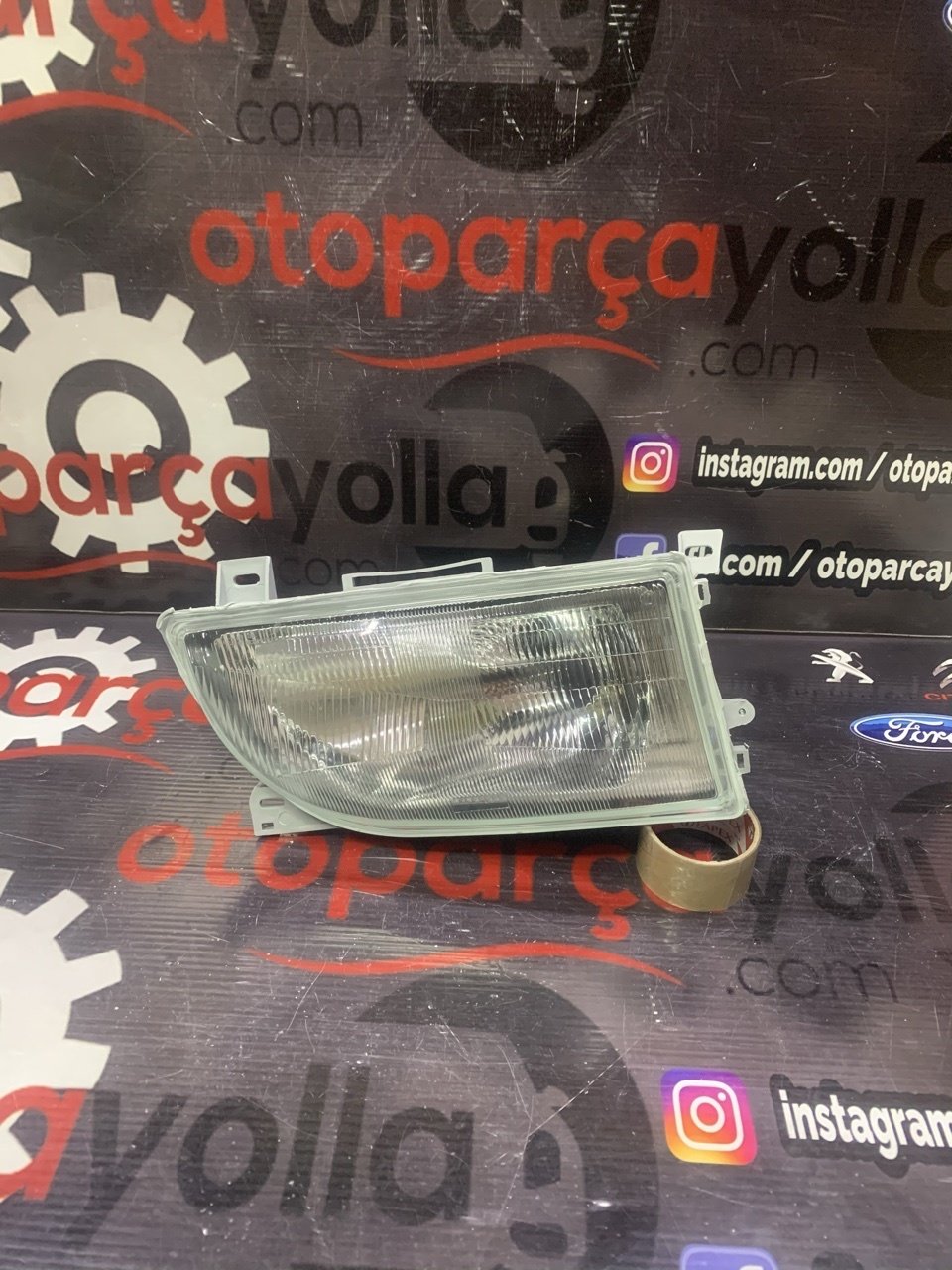 Ford Transit 1992-2000 Model Arası Ön Far Sağ