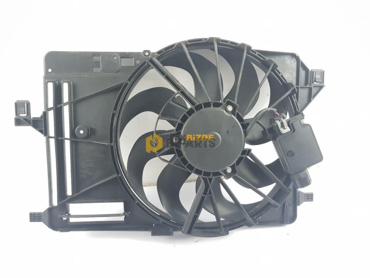 Ford Focus/C-Max 11- 1,6 Tdci Fan Motoru Komple <b><font color=#ff5b01>8V61 8C607 ED-1858189</font></b>