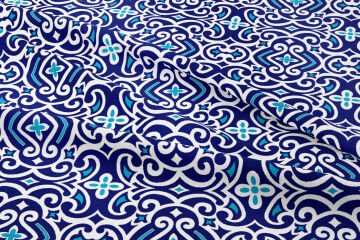 Beyaz Zemin Üzerine Lacivert Mavi Tonlarda Çini Desenli Baskılı Kumaş