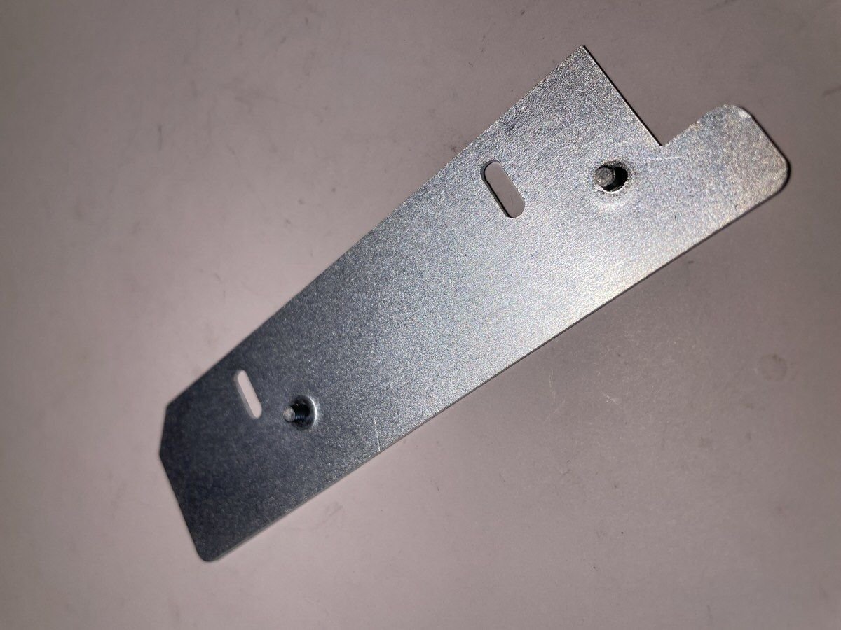 558672-001 BRACKET, RH PAPER HOLDDOWN