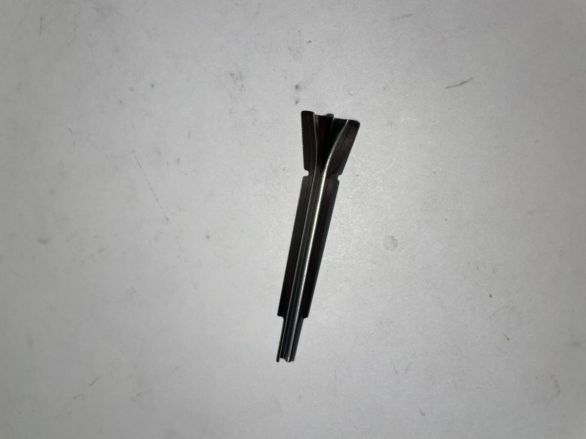559227-010 TRACK, FORMED , CLEANER