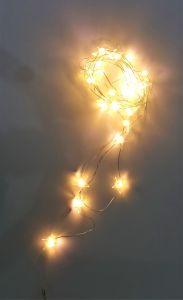 USB GİRİŞLİ YILDIZ FİGÜRLÜ FONKSİYONLU GÜN IŞIĞI 28 AMPUL TEL LED