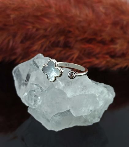 925 Ayar Zirkon Taşlı Gümüş Yüzük