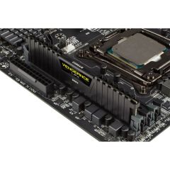 CORSAIR CMK8GX4M1A2400C16 8GB DDR4 2400MHz CL16 VENGEANCE LPX SOGUTUCULU DIMM BELLEK BLACK
