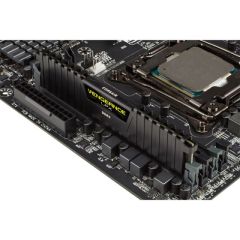 CORSAIR CMK16GX4M1A2400C14 16GB DDR4 2400MHz CL14 VENGEANCE LPX SOGUTUCULU DIMM BELLEK BLACK