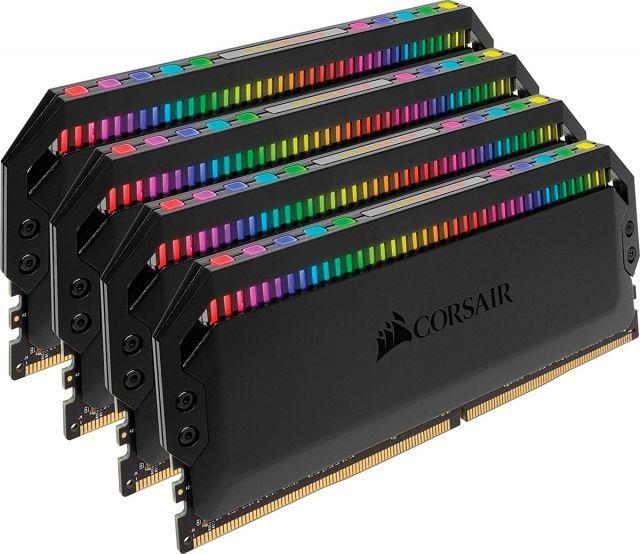 CORSAIR CMT32GX4M4C3600C18 32GB (4X8GB) DDR4 3600MHz CL18 DOMINATOR PLATINUM RGB SOĞUTUCULU SIYAH DIMM BELLEK