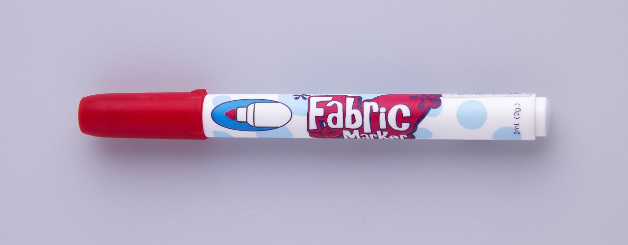 Marvy Uchida Fabric Marker Red