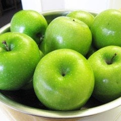Tüplü Aşılı Sert Sulu Mayhoş Granny Smith Yeşil Elma Fidanı