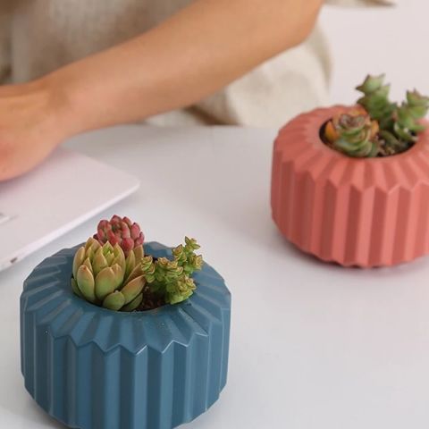 Geometrik Saksı Veya Mumluk Antrasit Hediyelik Saksılık Nar Çiçeği