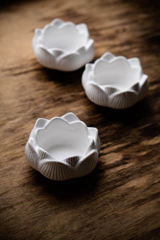 Yogacılar İçin Dekoratif Lotus Çiçeği Mumluk Set  Beyaz