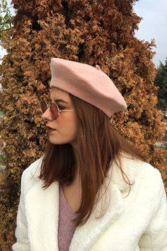 Pembe Ressam Bere