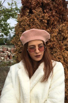 Pembe Ressam Bere