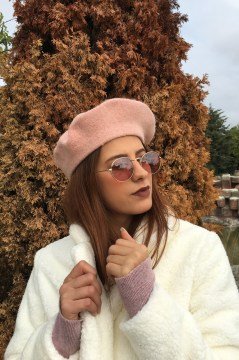 Pembe Ressam Bere