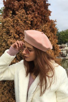 Pembe Ressam Bere