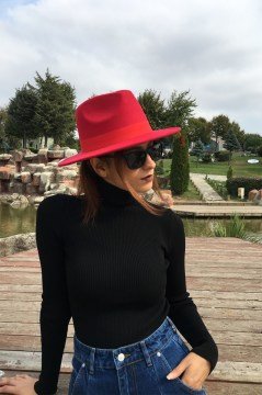 Kırmızı Fötr Şapka