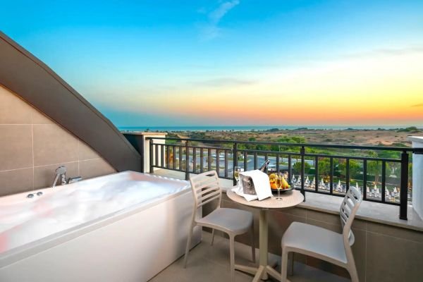 Bej Katlanır Yuvarlak Bahçe Masa Sandalye Takımı 2 Kişilik