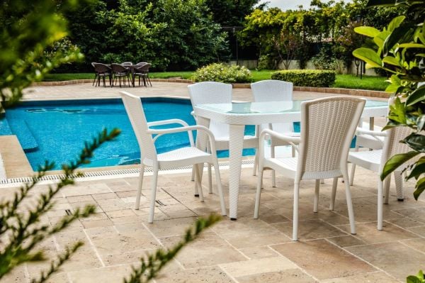 BEYAZ RATTAN PLASTİK DIŞ MEKAN BAHÇE MASA SANDALYE TAKIMI