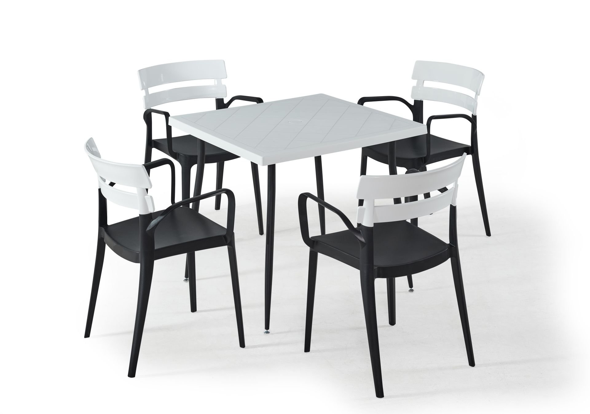 Siyah Beyaz Dış Mekan Bahçe Masa Sandalye Takımı - 4 Kişilik Kare 80x80 cm Masa Seti - Ev Bahçeleri Havuz Kenarı Kafe ve Restoranlar İçin Uygun