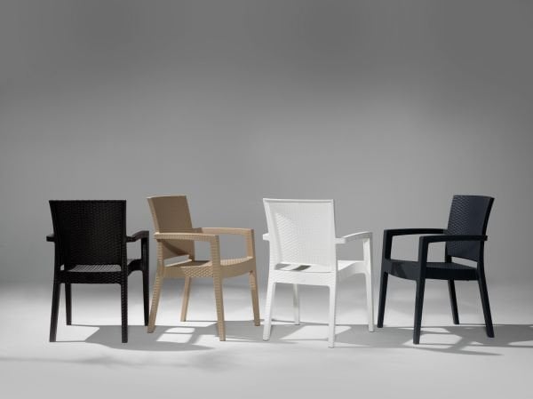 Kahverengi Rattan Dış Mekan Masa Sandalye Takımı - 4 Kişilik 90x90 cm Dikdörtgen Bahçe Seti Havuz Kenarı ve Teras Kullanımı için Şık ve Dayanıklı Çözüm