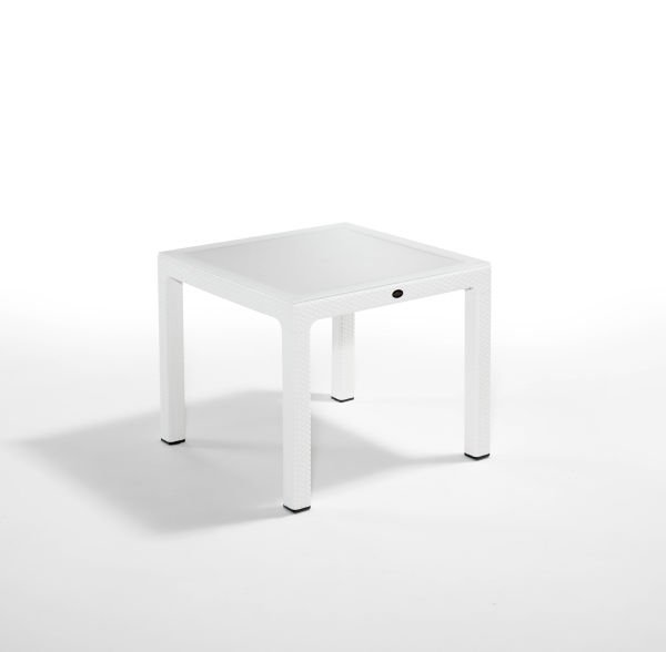 Şık Beyaz Rattan Bahçe Seti: 4 Kişilik 90x90 cm Dikdörtgen Masa ve Sandalyeler ile Teras ve Bahçelerinizi Güzelleştirin
