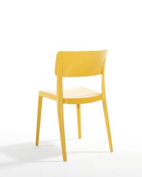 Hardal Renkli Dış Mekan Bahçe Sandalyesi Estetik ve Fonksiyonellik Bir Arada