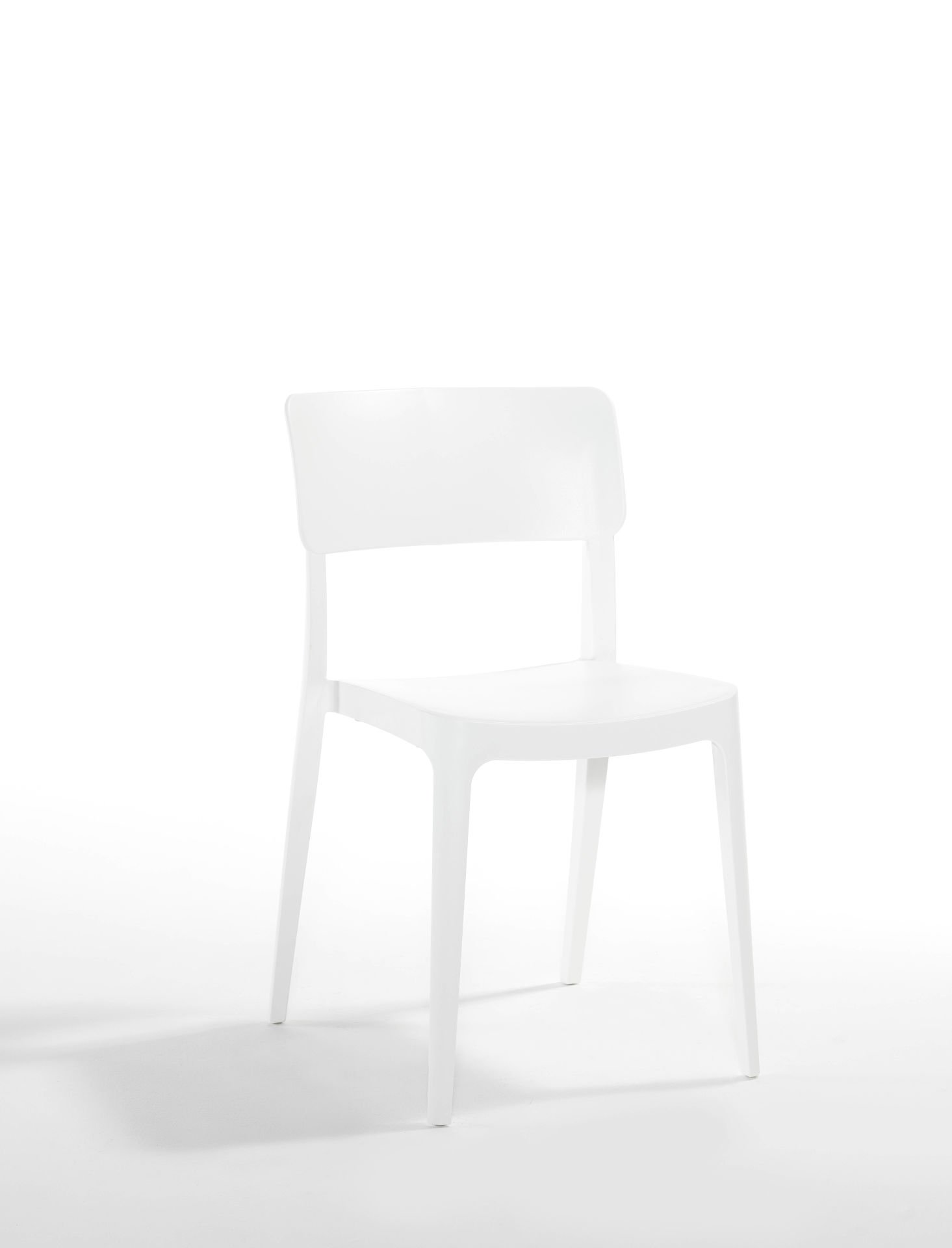 Estetik Beyaz Dış Mekan Sandalyesi İstiflenebilir ve Dayanıklı Tasarım