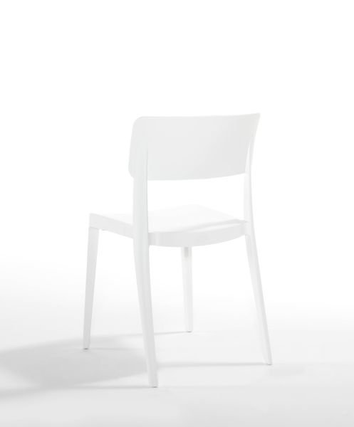 Estetik Beyaz Dış Mekan Sandalyesi İstiflenebilir ve Dayanıklı Tasarım