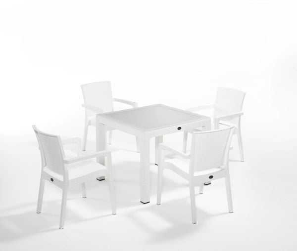 Beyaz Renkli Dış Mekan Bahçe Masa Sandalye Takımı 4 Kişilik 90x90 Dikdörtgen Masa ve Sandalyeler Teras Havuz Kenarı ve Kafe Kullanımı İçin İdeal