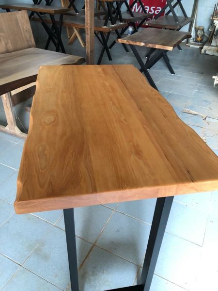 Doğal Göknar Ağacı Üst Tabla Naturel Kayın Rengi Mat Siyah Boyalı Kayın Ağacı Ayaklarla Kütük Bar Masası 110x60x105 cm