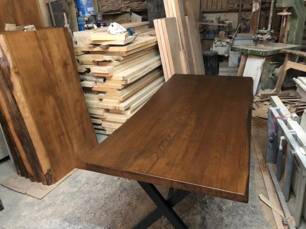 Doğal Kenar Kayın Ağacı Ceviz Rengi Kütük Masa  90x200.cm