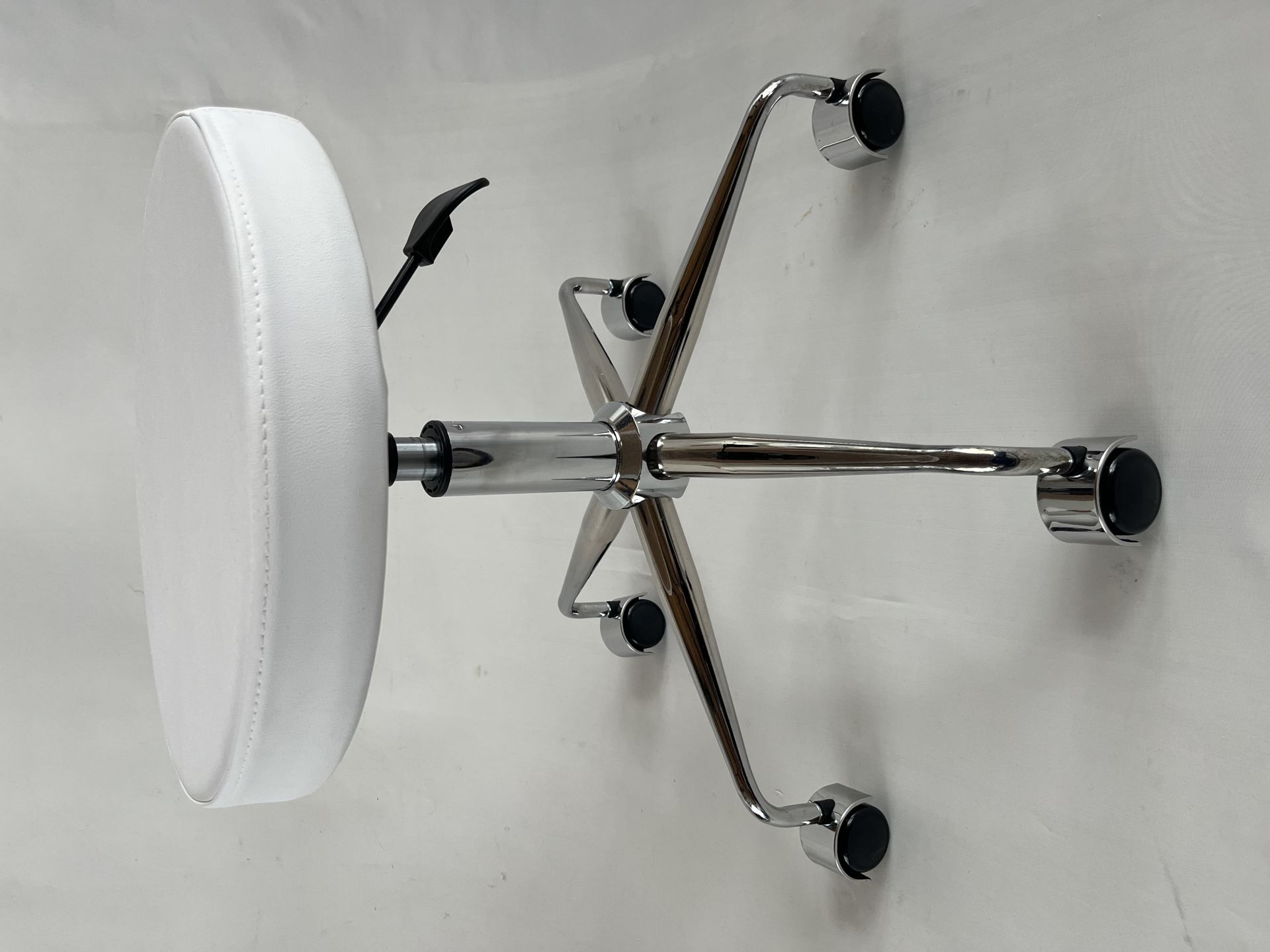 Pulsar Beyaz Deri Tekerlekli Tabure | Amortisörlü