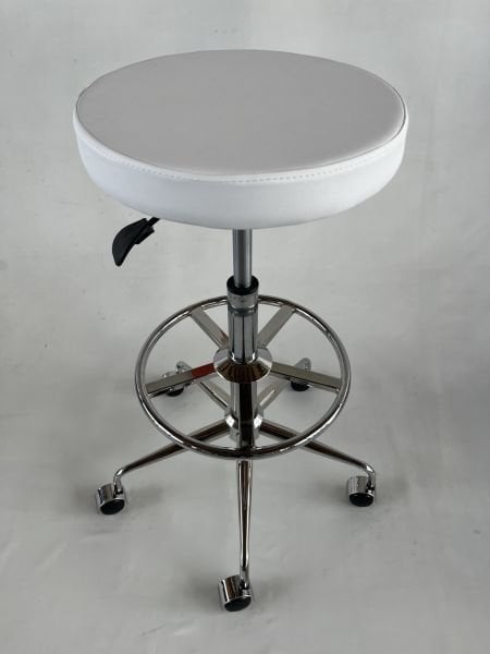 Krom Ayaklı Beyaz Deri Tekerlekli Yüksek Bar Taburesi