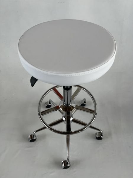 Krom Ayaklı Beyaz Deri Tekerlekli Yüksek Bar Taburesi