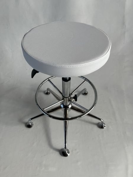 Tekerlekli Ekstra Yüksek Amortisörlü Beyaz Deri Bar Taburesi