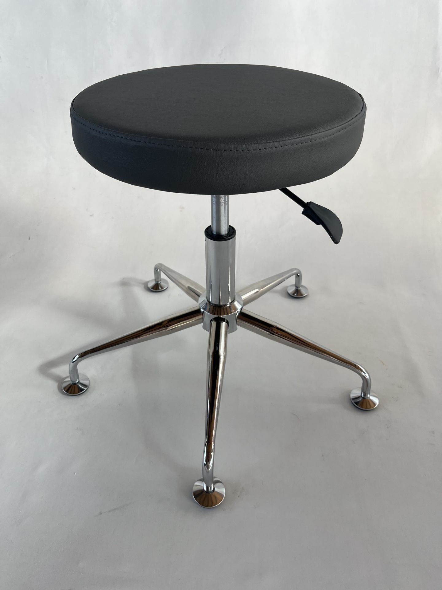 Pulsar Antrasit Deri Amortisörlü Tekerleksiz Tabure