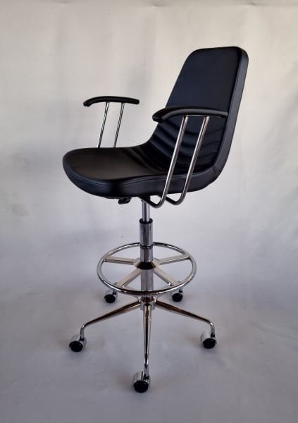 Parker Siyah Deri Tekerlekli Kollu Yüksek Bar Sandalyesi